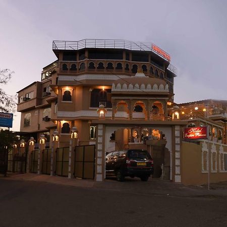 Empire Palace Hotel Udaipur Bagian luar foto