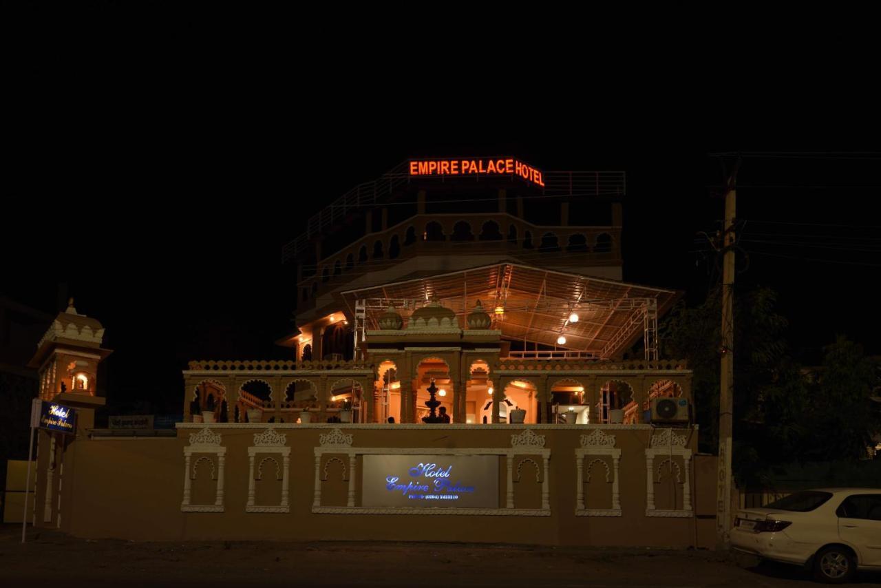 Empire Palace Hotel Udaipur Bagian luar foto